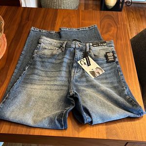 Kendall & Kylie the High Raise Skater Jeans